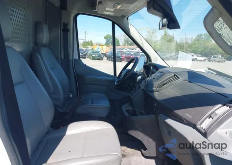 2017 Ford Transit-250 z USA, uszkodzony, nr VIN 1FTYR1CM5HKB03315